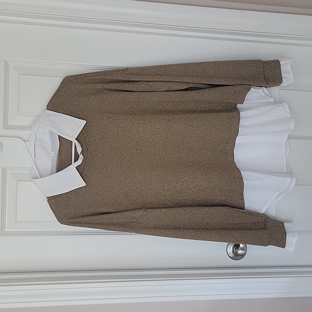 Lightweight faux shirt in sweater